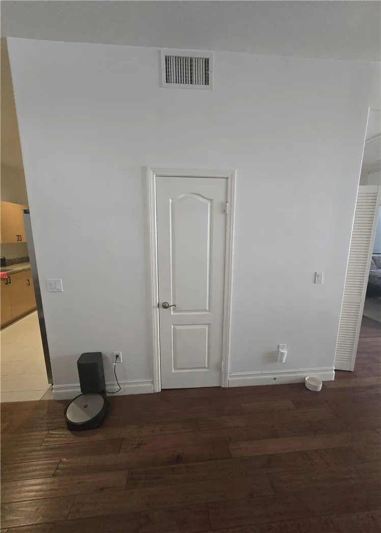 917 S New Hampshire #301 Los Angeles, CA 90006