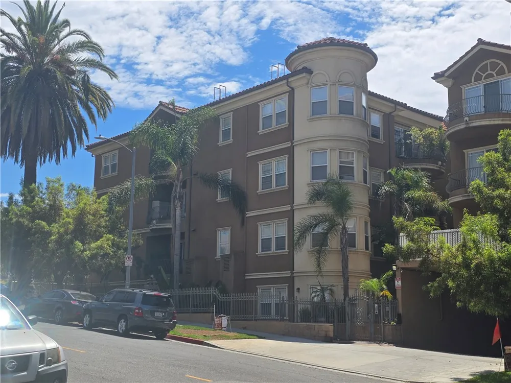 917 S New Hampshire #301 Los Angeles, CA 90006