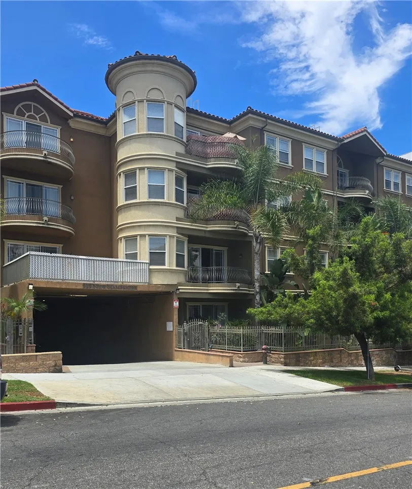 917 S New Hampshire #301 Los Angeles, CA 90006