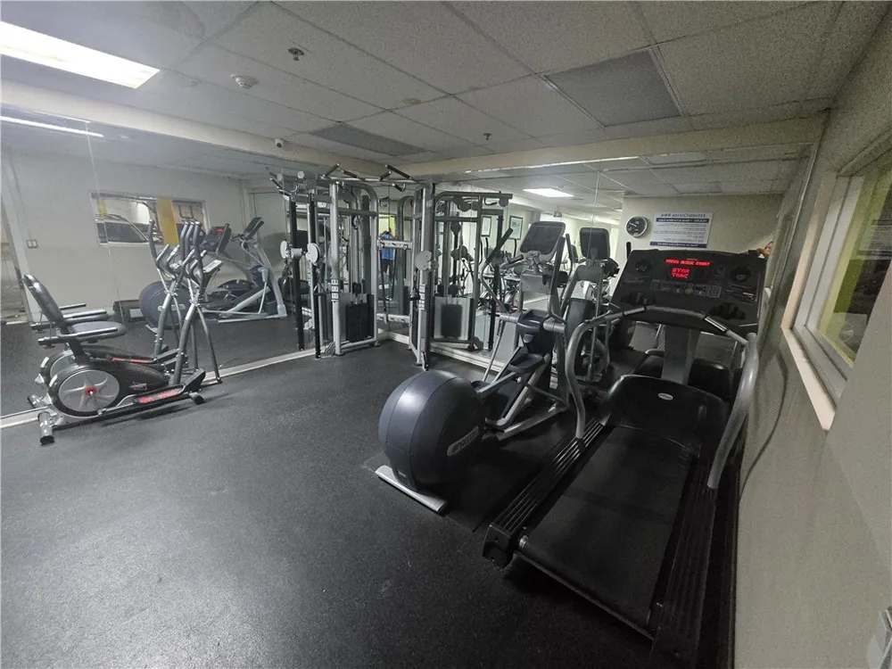 917 S New Hampshire #301 Los Angeles, CA 90006