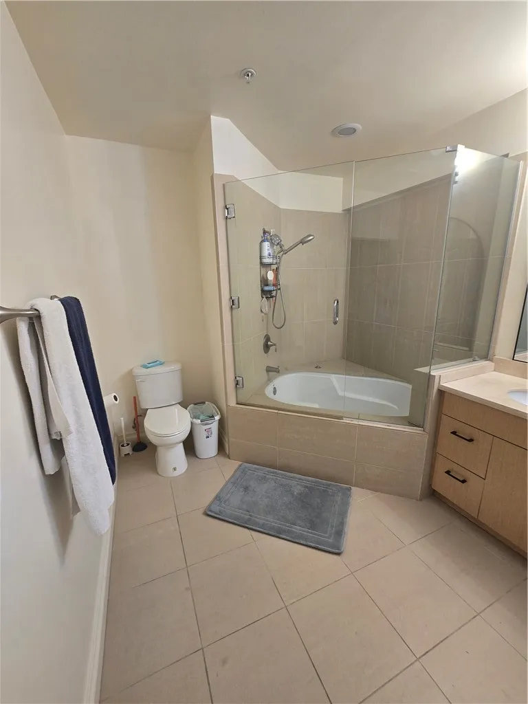 917 S New Hampshire #301 Los Angeles, CA 90006