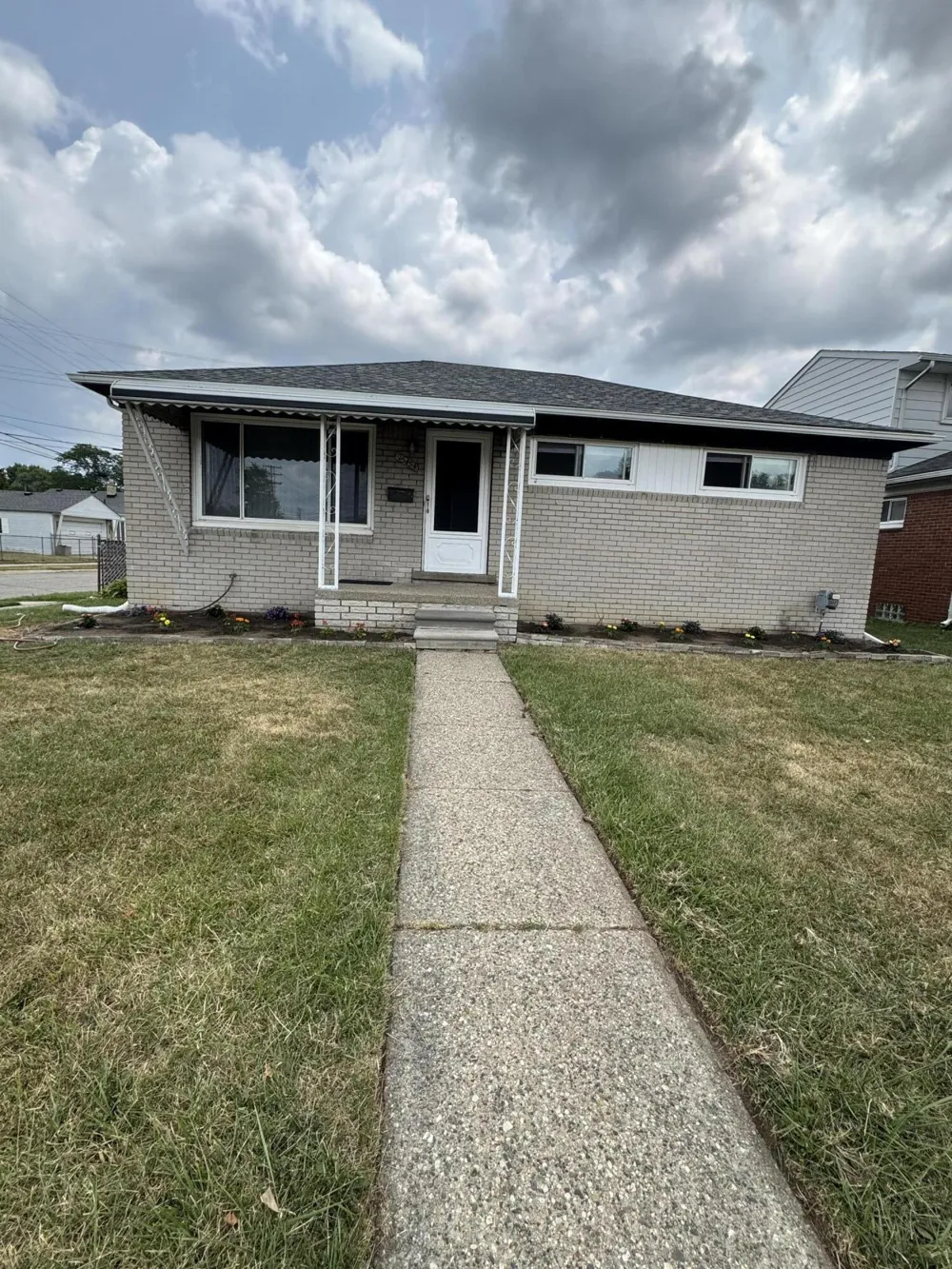25454 Pattow Street Roseville, MI 48066
