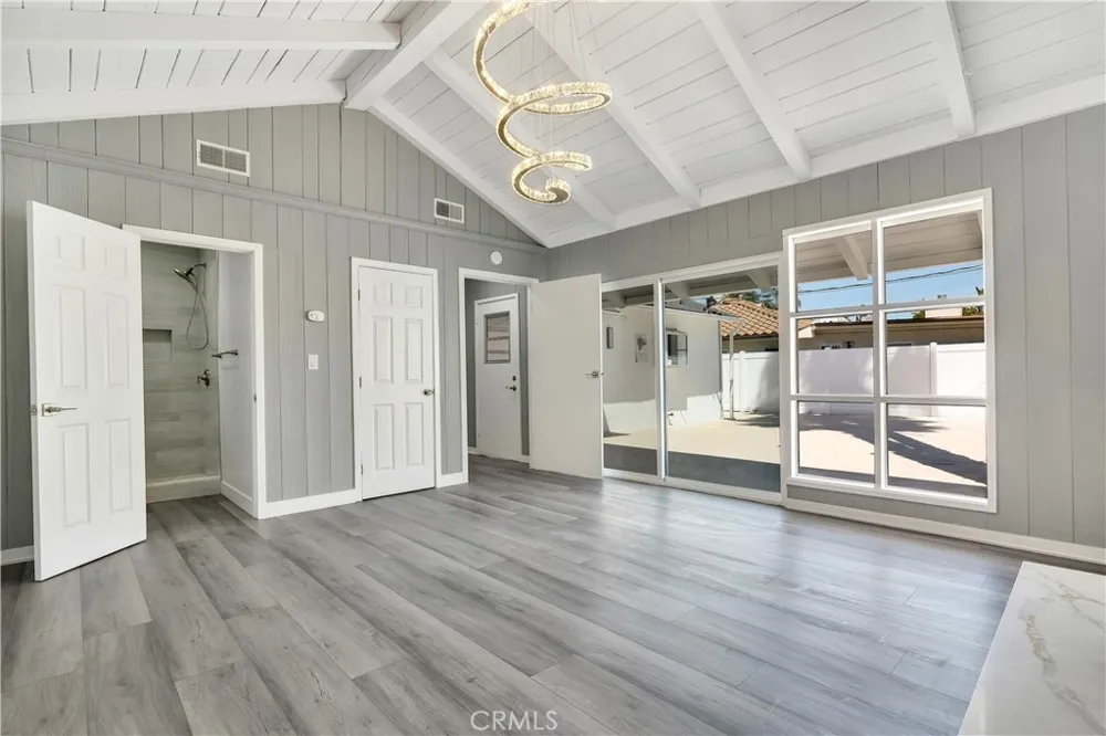 18234 Sugarman Street Tarzana, CA 91356