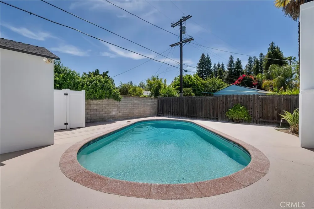 18234 Sugarman Street Tarzana, CA 91356