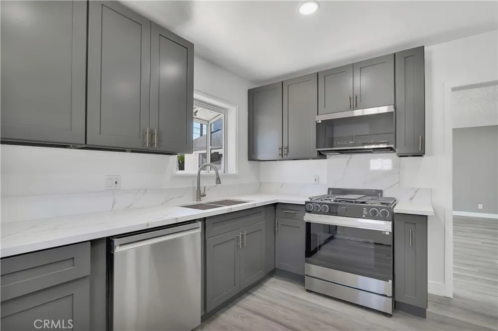 18234 Sugarman Street Tarzana, CA 91356