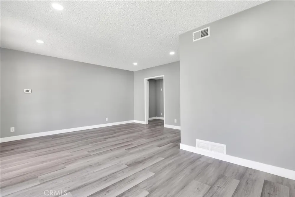 18234 Sugarman Street Tarzana, CA 91356