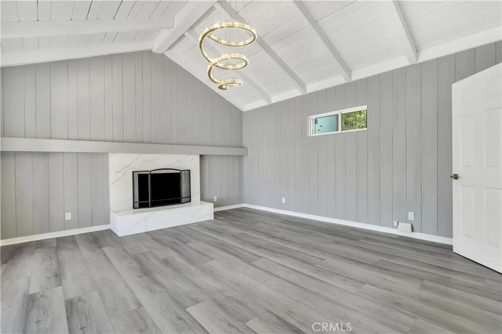 18234 Sugarman Street Tarzana, CA 91356
