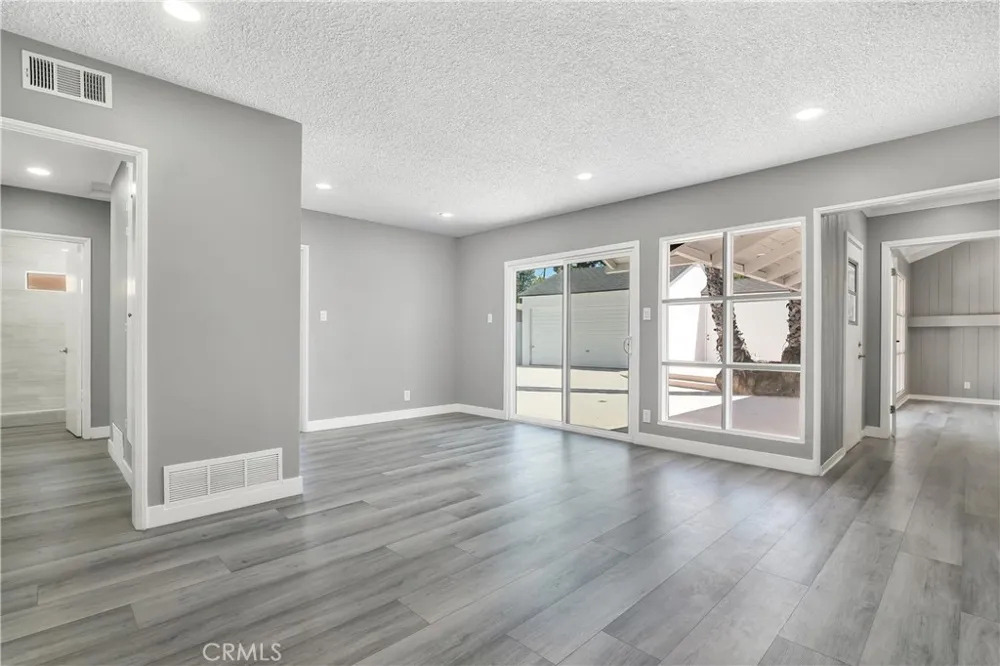 18234 Sugarman Street Tarzana, CA 91356