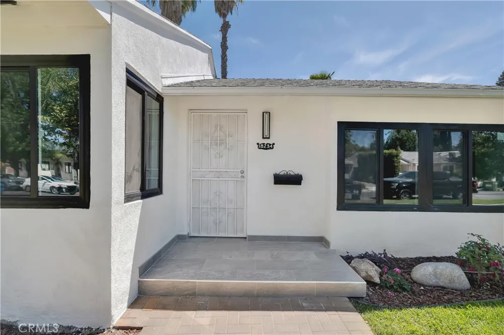 18234 Sugarman Street Tarzana, CA 91356