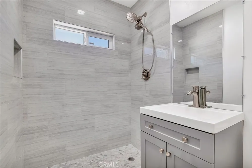 18234 Sugarman Street Tarzana, CA 91356