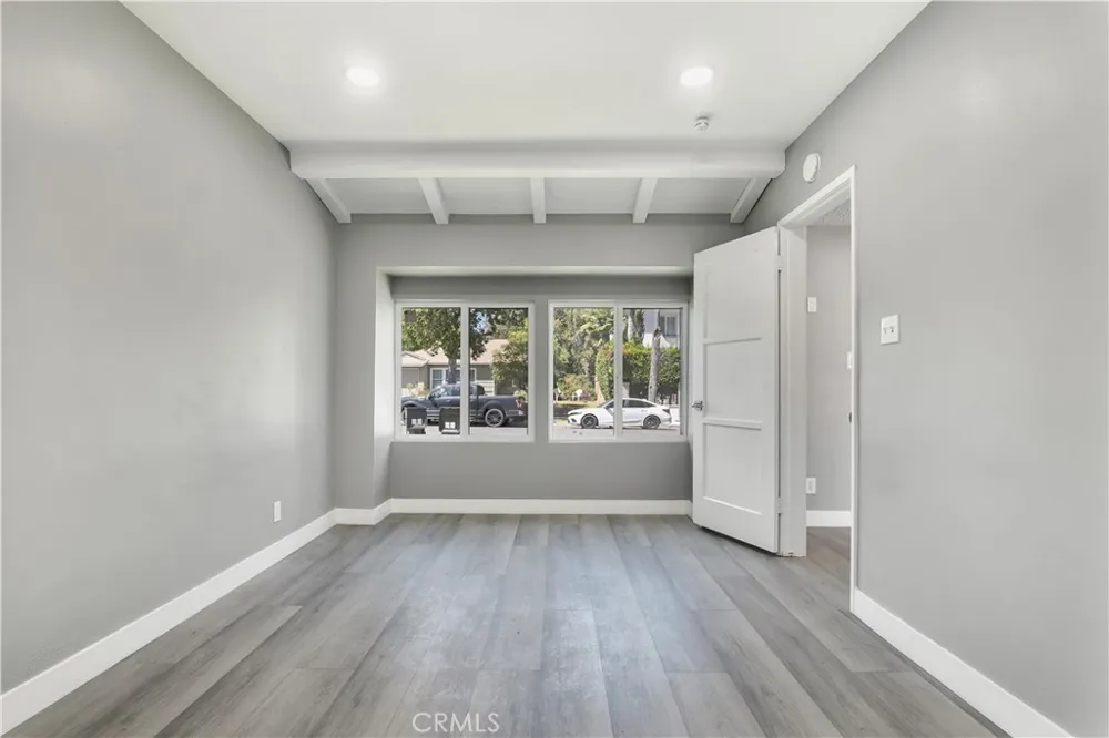 18234 Sugarman Street Tarzana, CA 91356