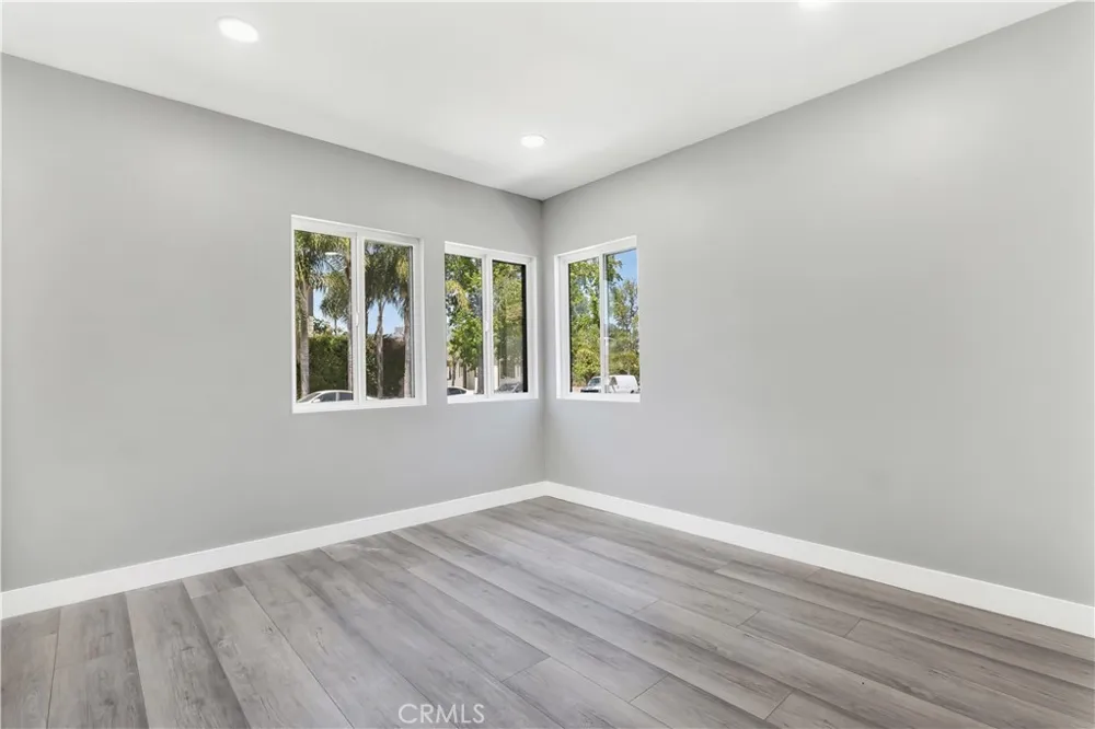 18234 Sugarman Street Tarzana, CA 91356
