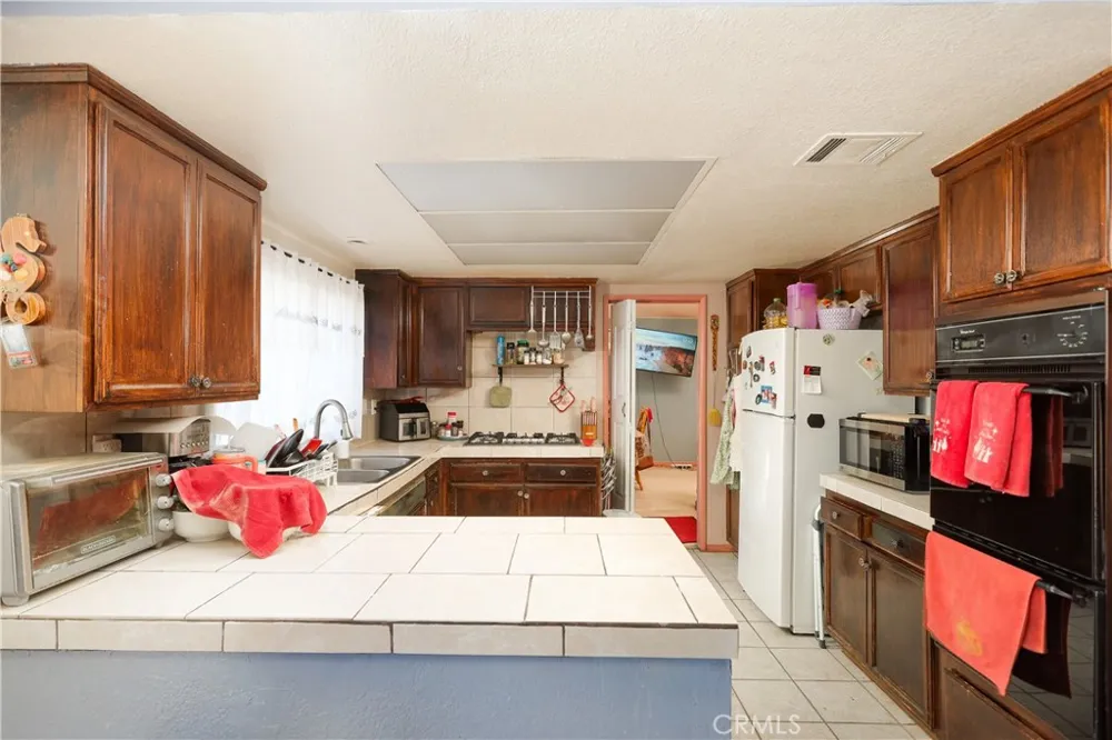 38605 Bitter Root Palmdale, CA 93550
