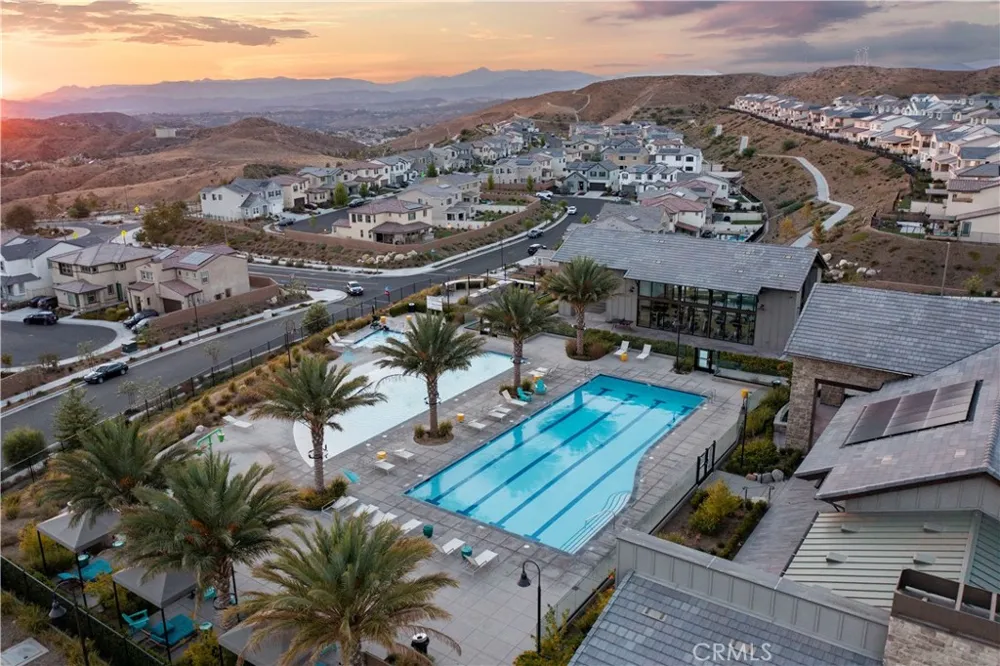 28683 Windbreak Saugus, CA 91350