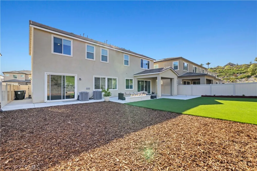 28683 Windbreak Saugus, CA 91350