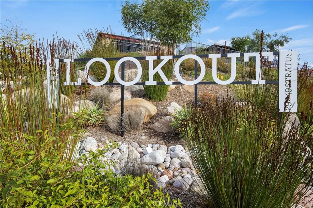 28683 Windbreak Saugus, CA 91350