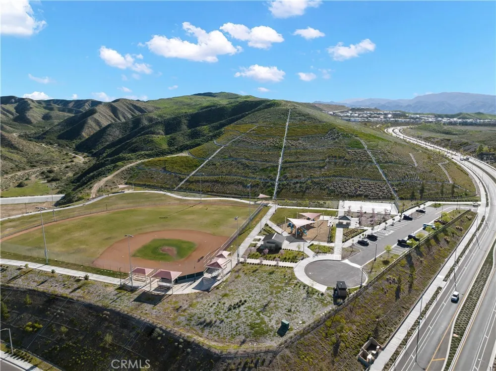 28683 Windbreak Saugus, CA 91350