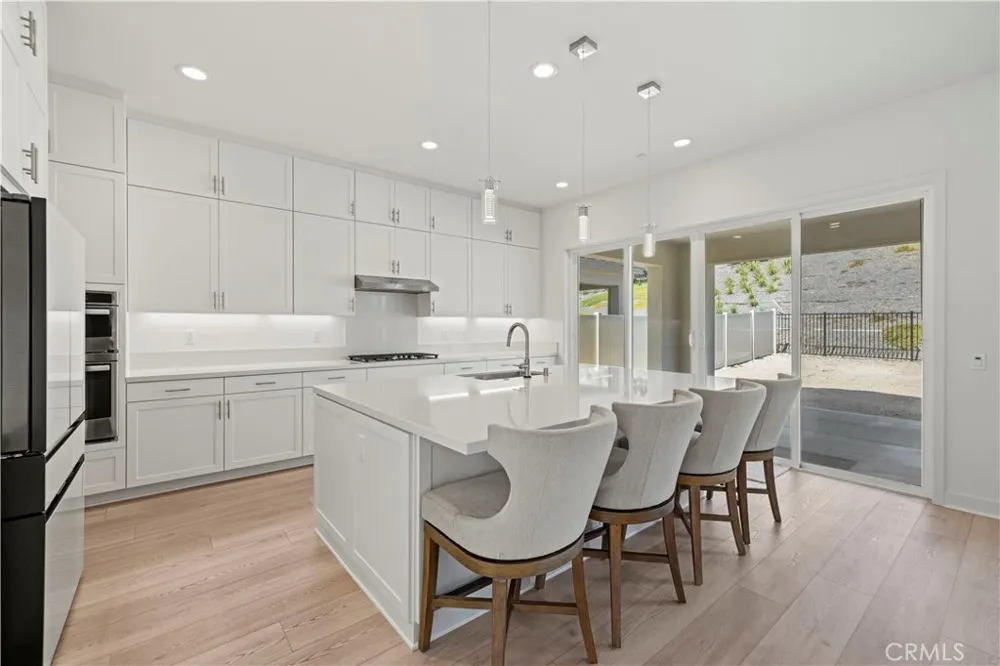 28683 Windbreak Saugus, CA 91350