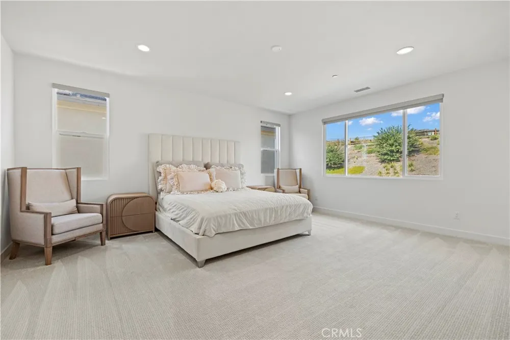 28683 Windbreak Saugus, CA 91350