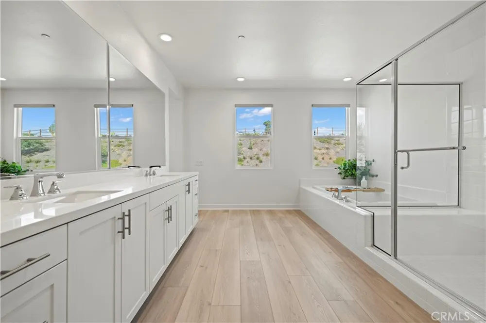 28683 Windbreak Saugus, CA 91350