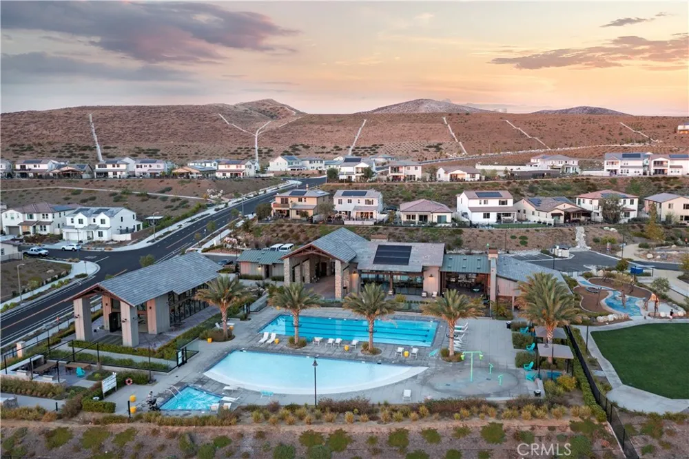 28683 Windbreak Saugus, CA 91350