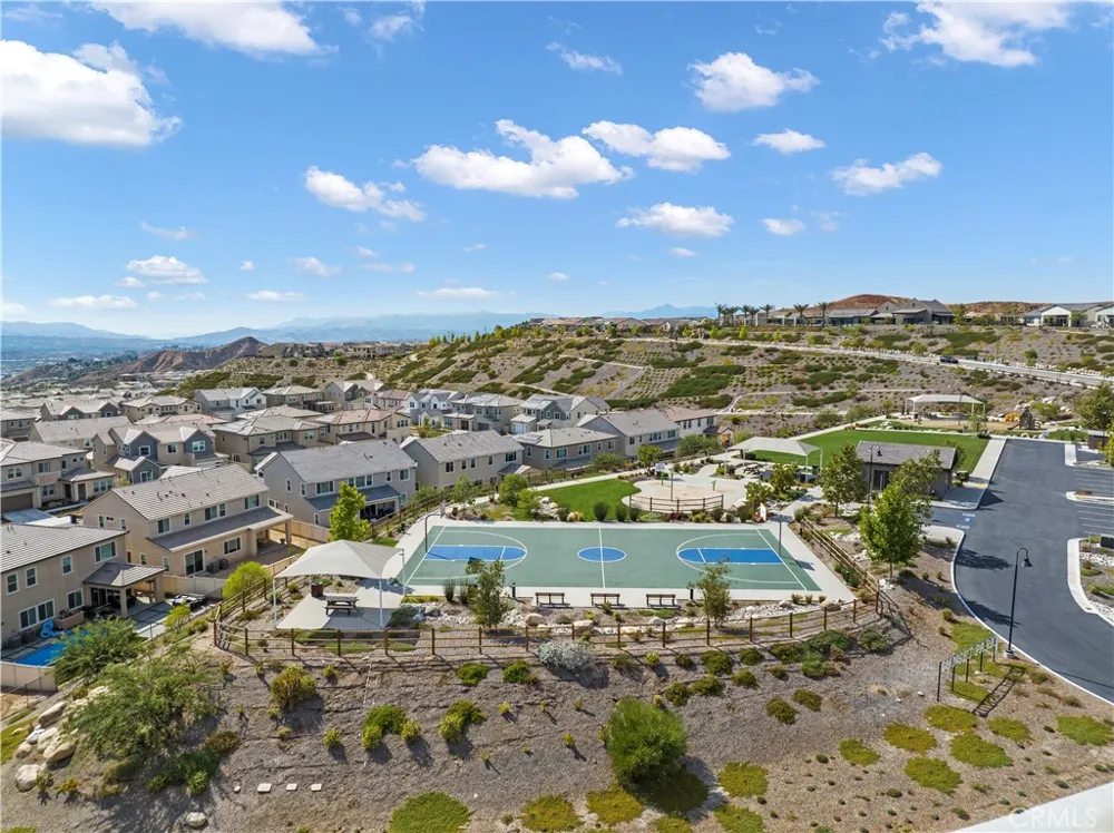 28683 Windbreak Saugus, CA 91350