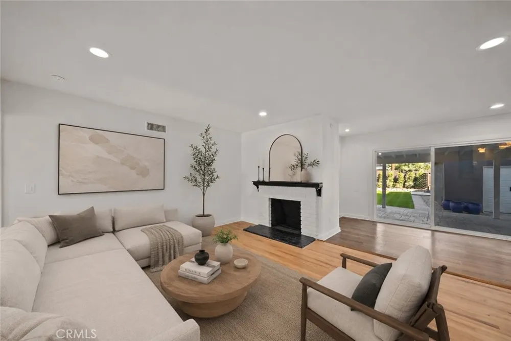 20776 Skouras Drive Winnetka, CA 91306
