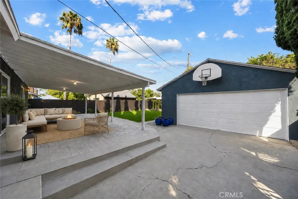 20776 Skouras Drive Winnetka, CA 91306