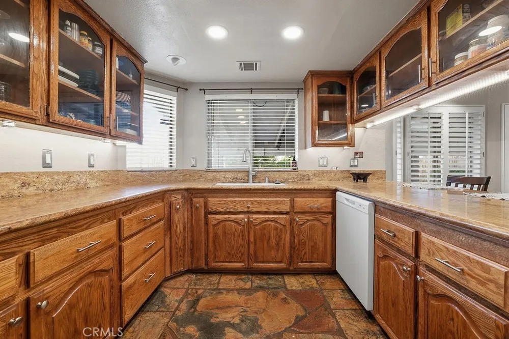 42060 Jenny Lane Lancaster, CA 93536