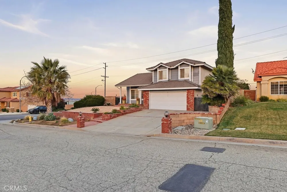 42060 Jenny Lane Lancaster, CA 93536