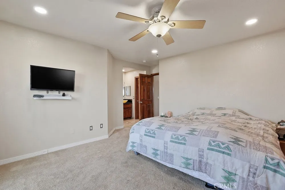 42060 Jenny Lane Lancaster, CA 93536