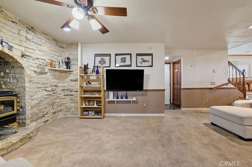 42060 Jenny Lane Lancaster, CA 93536