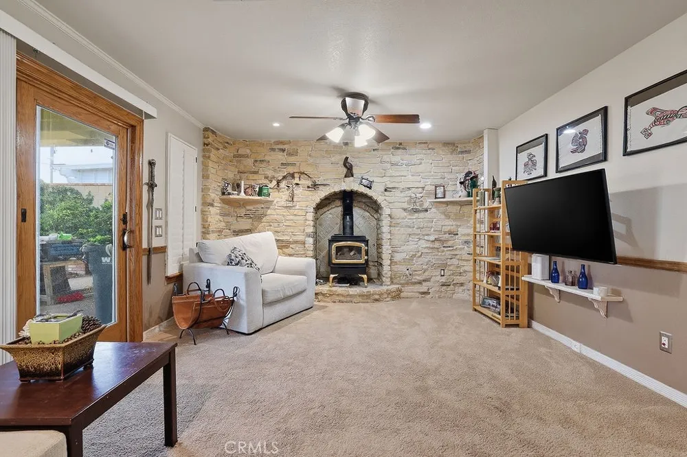 42060 Jenny Lane Lancaster, CA 93536