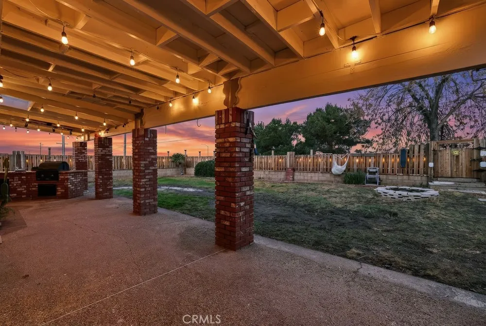 42060 Jenny Lane Lancaster, CA 93536