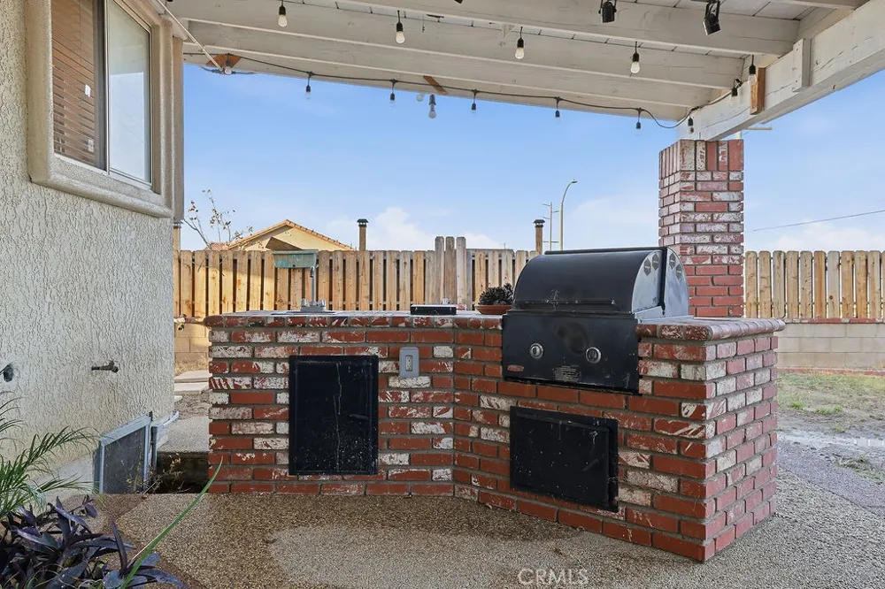 42060 Jenny Lane Lancaster, CA 93536