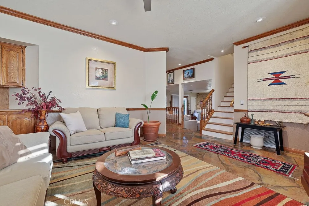 42060 Jenny Lane Lancaster, CA 93536
