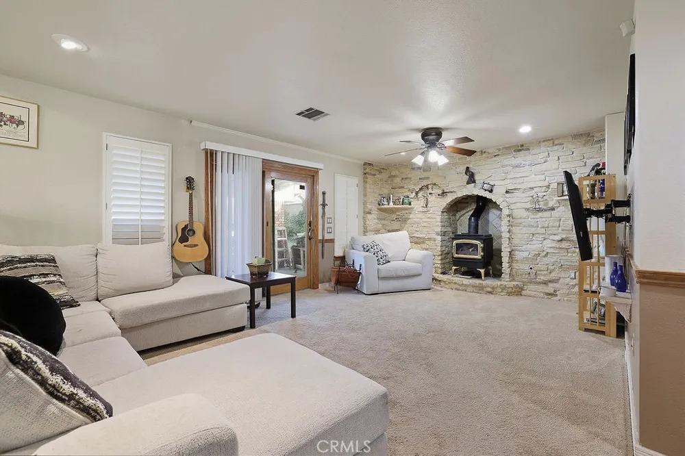 42060 Jenny Lane Lancaster, CA 93536