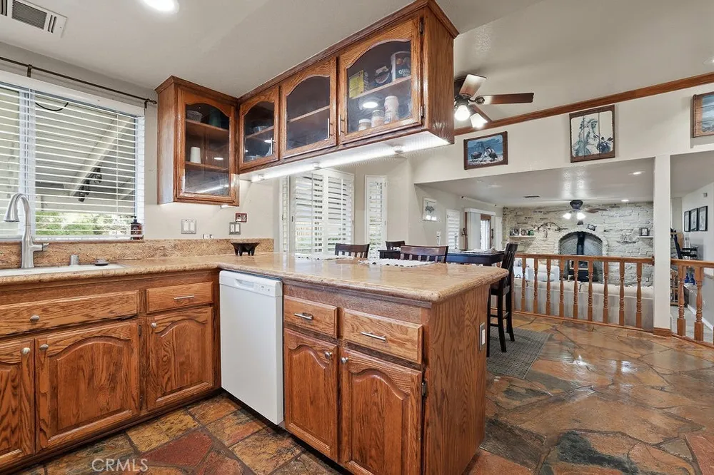 42060 Jenny Lane Lancaster, CA 93536