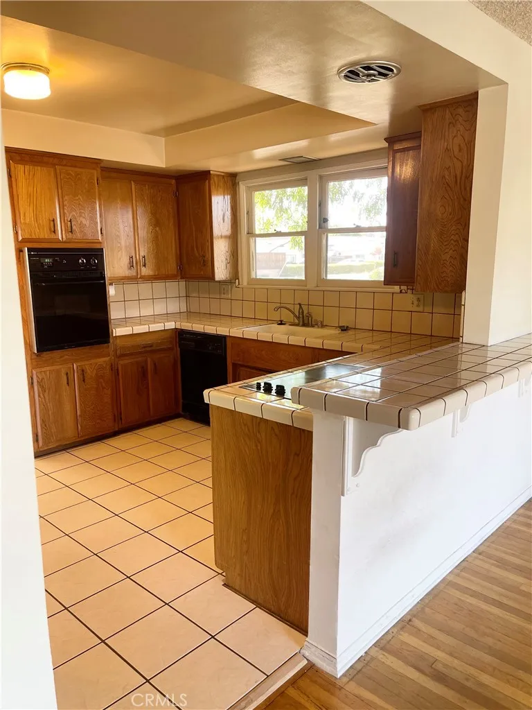 8403 Yolanda Avenue Northridge, CA 91324