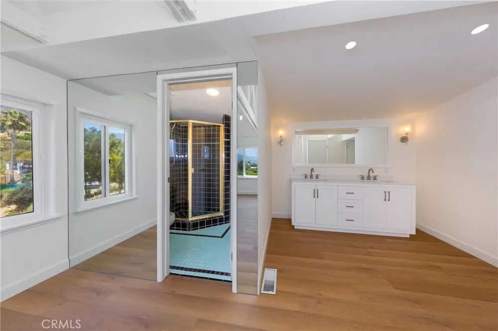 6403 Surfside Malibu, CA 90265