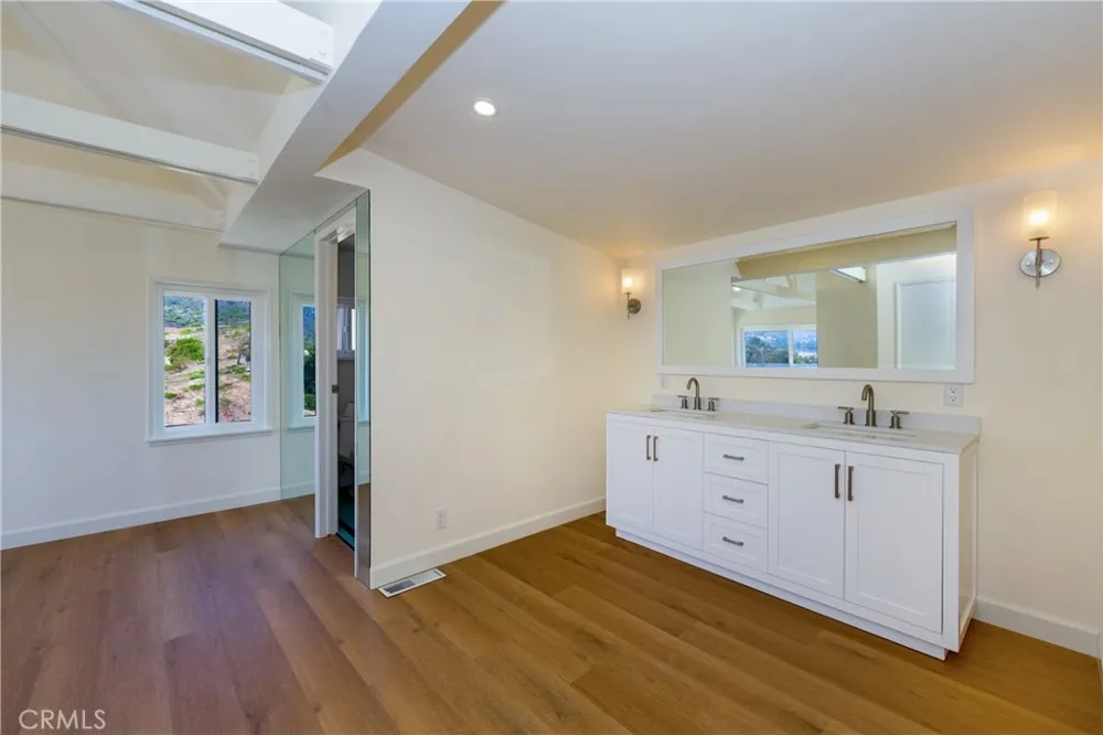 6403 Surfside Malibu, CA 90265