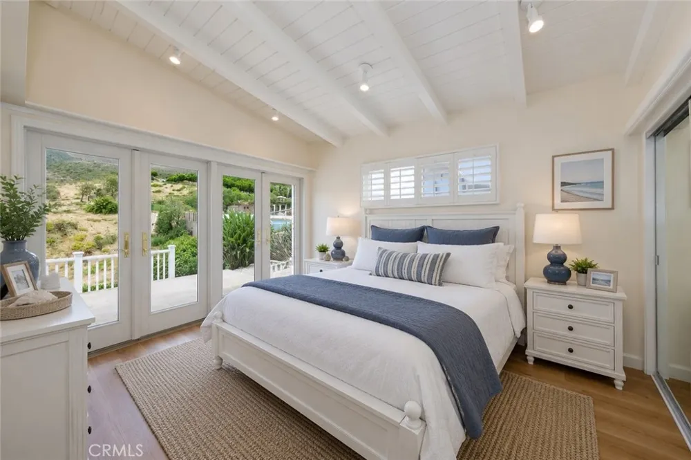 6403 Surfside Malibu, CA 90265