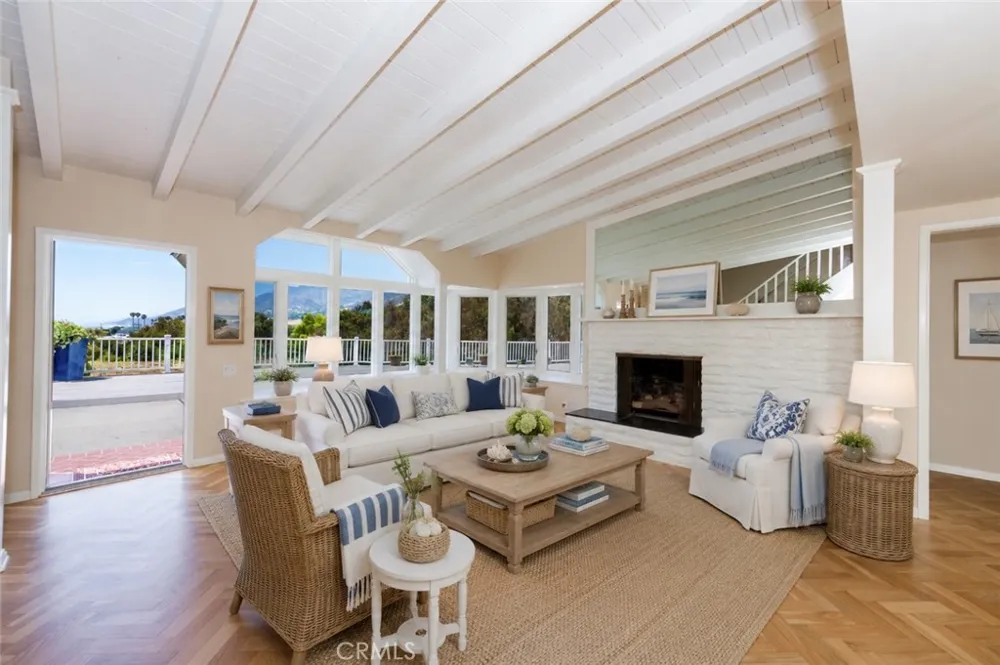 6403 Surfside Malibu, CA 90265