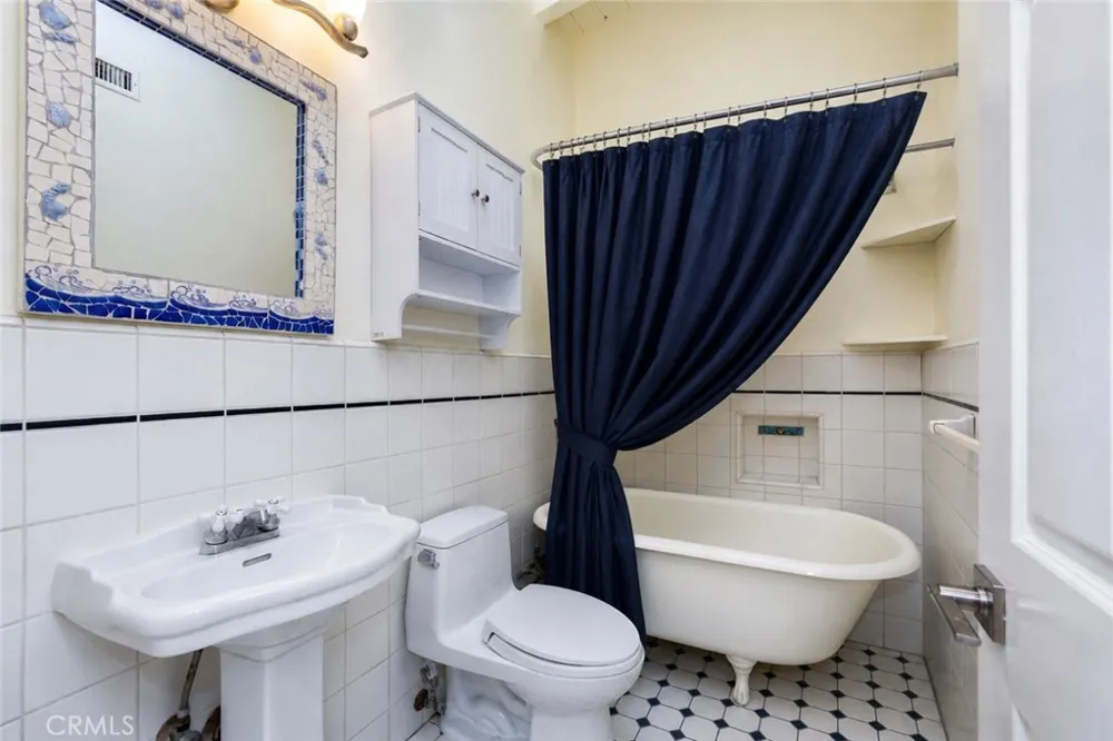 6403 Surfside Malibu, CA 90265
