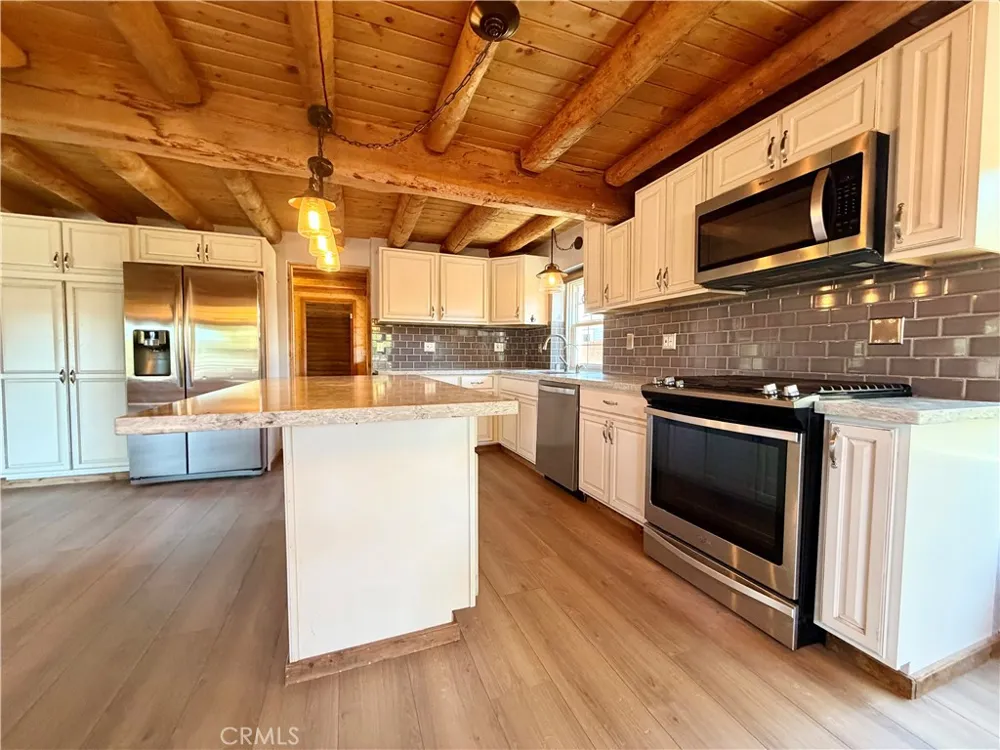 1004 Eagle Lane Frazier Park, CA 93225