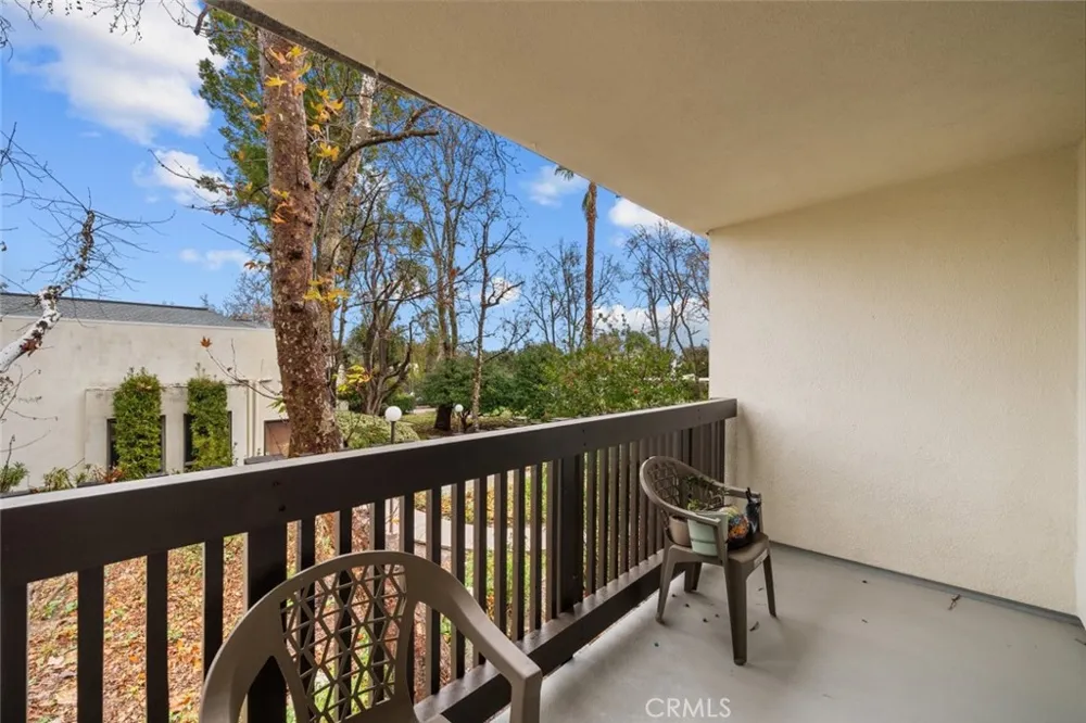 23515 Lyons Avenue #210 Valencia, CA 91355