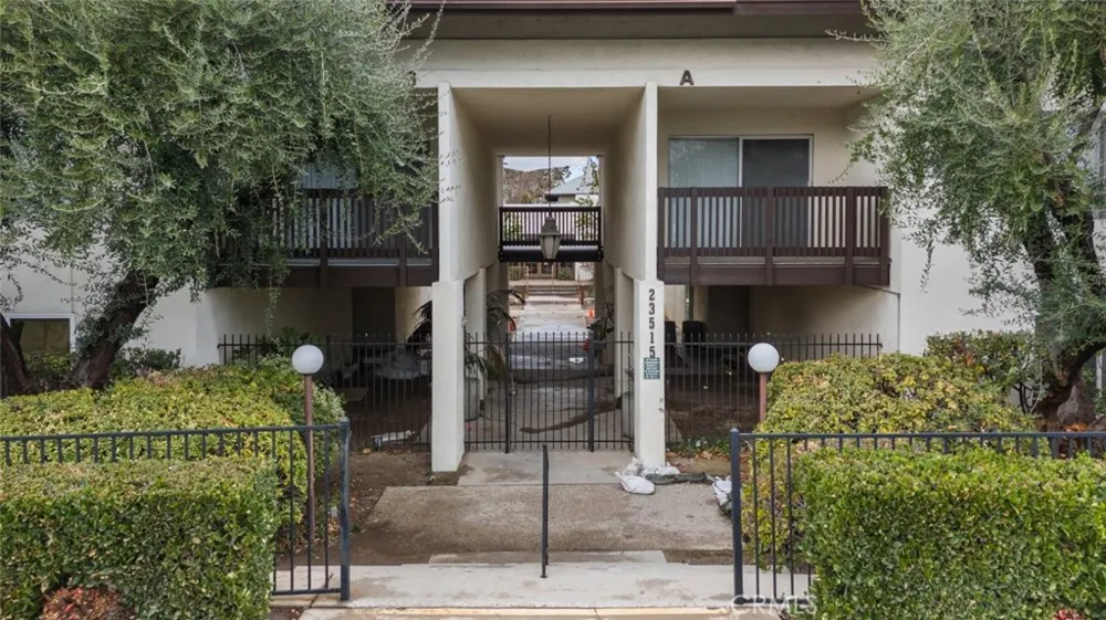 23515 Lyons Avenue #210 Valencia, CA 91355