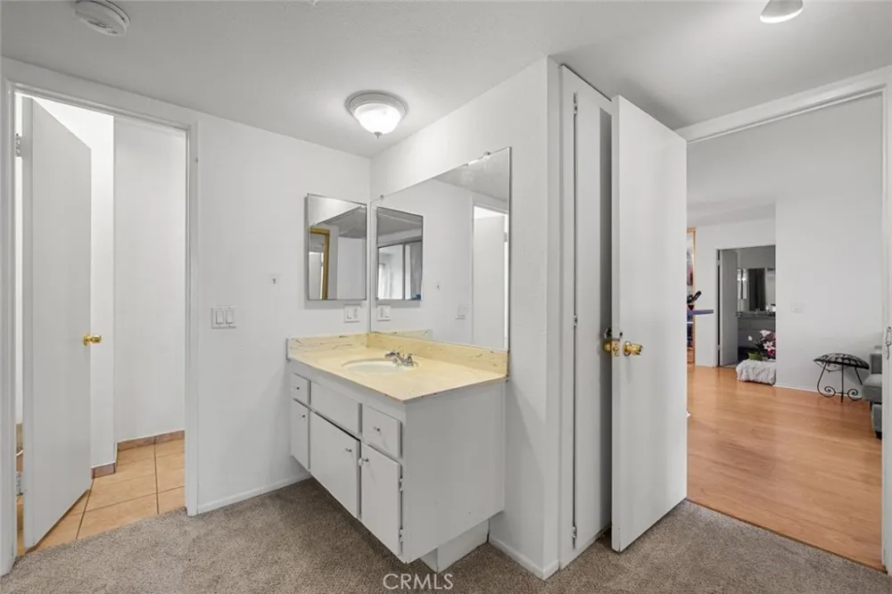 23515 Lyons Avenue #210 Valencia, CA 91355