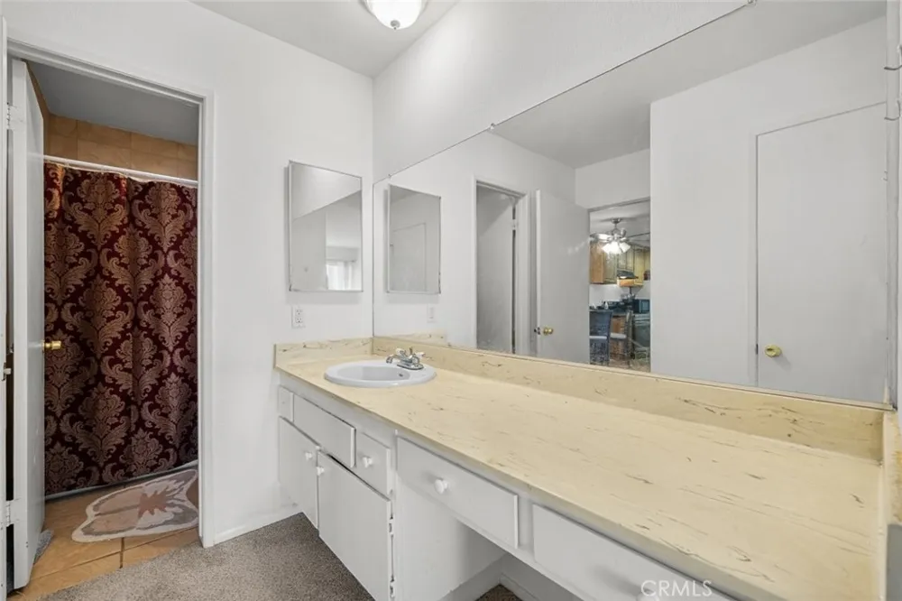 23515 Lyons Avenue #210 Valencia, CA 91355