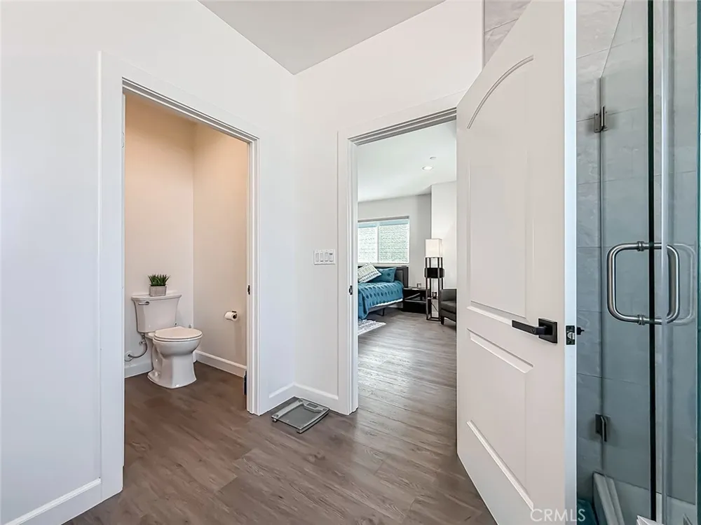 946 Warwick Thousand Oaks, CA 91360